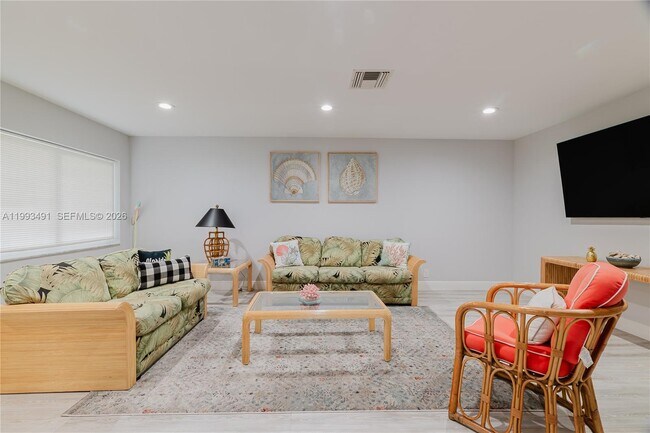 Building Photo - 11320 NW 35th Ct