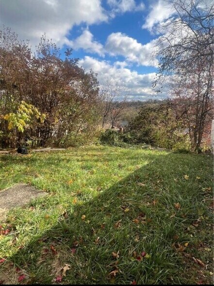 Building Photo - 650 Dunster St