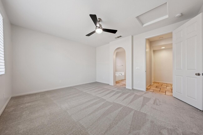 Building Photo - 84126 Canzone Dr