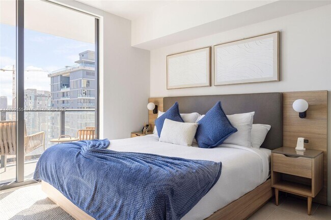 Building Photo - 159 NE 6th St