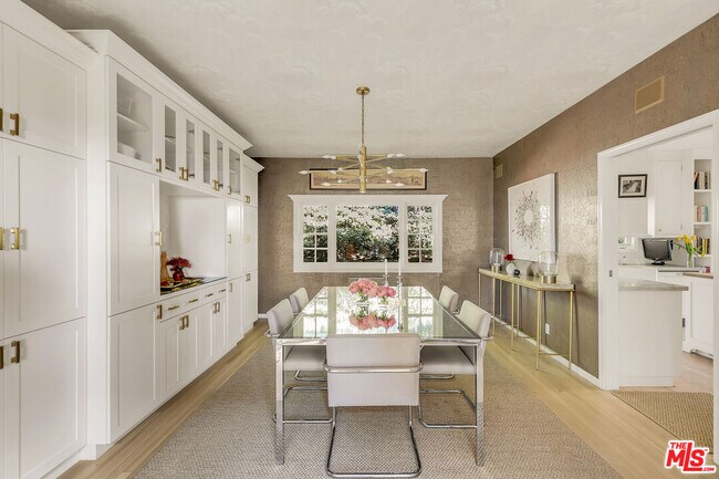 Building Photo - 6203 Temple Hill Dr