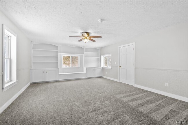 Building Photo - 6982 Webster Rd