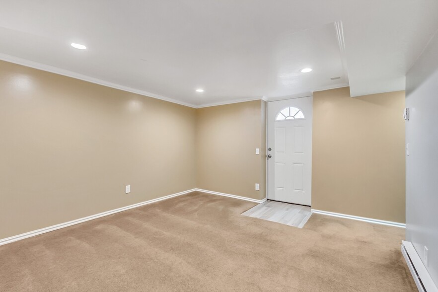Building Photo - 2925 S White Cir