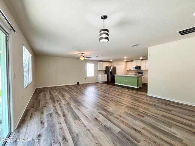 Building Photo - 2270 Willow Springs Dr