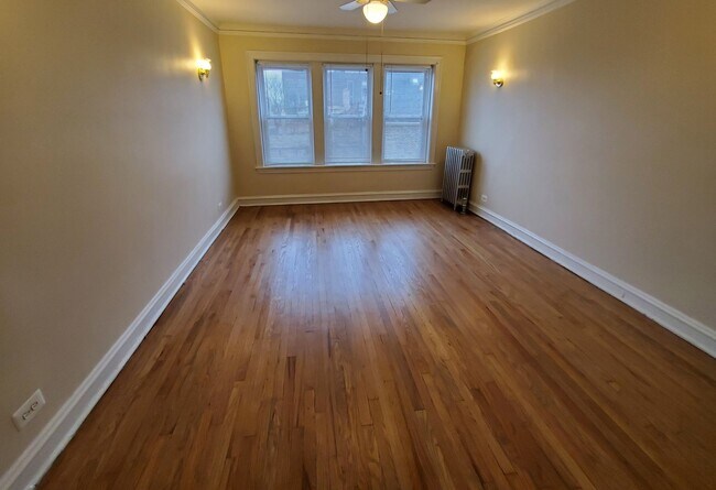 Building Photo - 3054 W Irving Park Rd