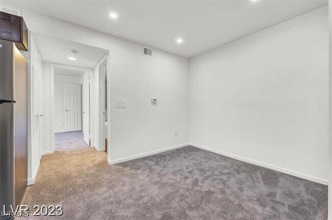 Building Photo - 231 W Horizon Ridge Pkwy