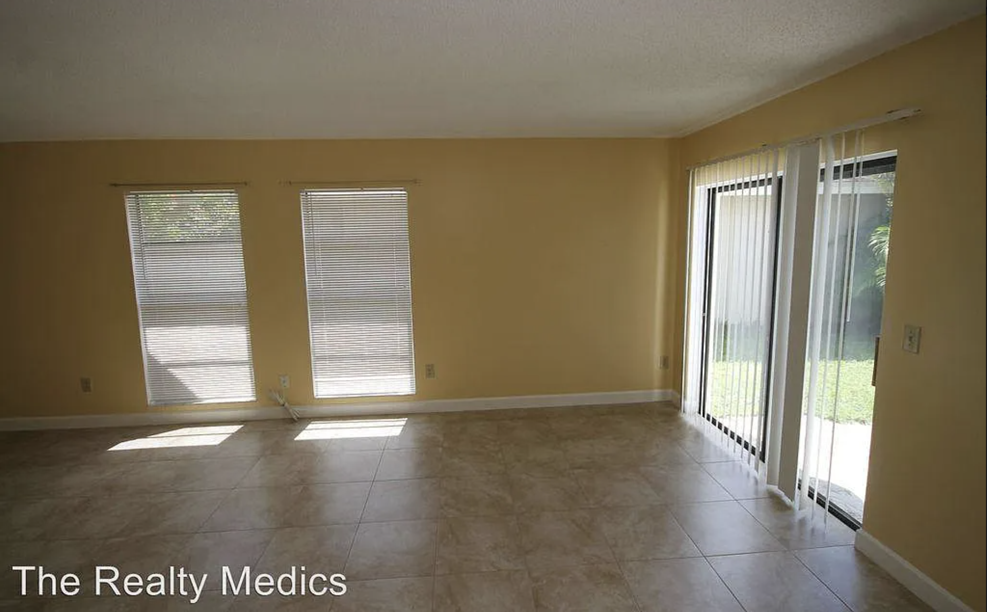Building Photo - 2709 Shadybranch Dr