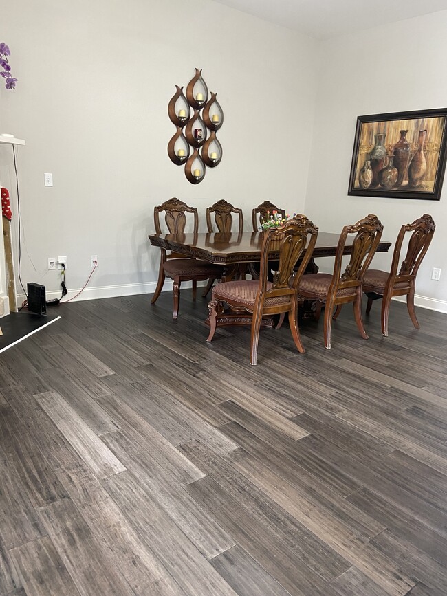 Building Photo - 5508 Cameron Parc Dr