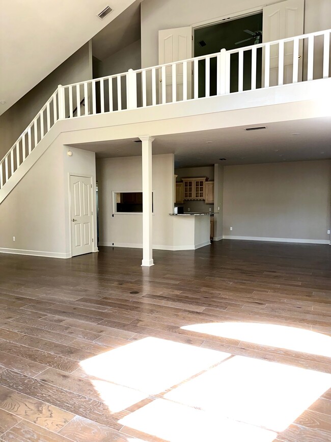 Building Photo - 10947 Palmetto Blvd