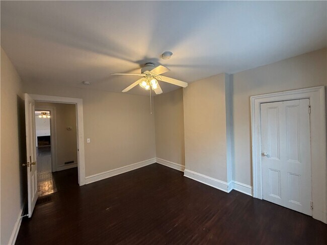 Building Photo - 166 E 3rd St