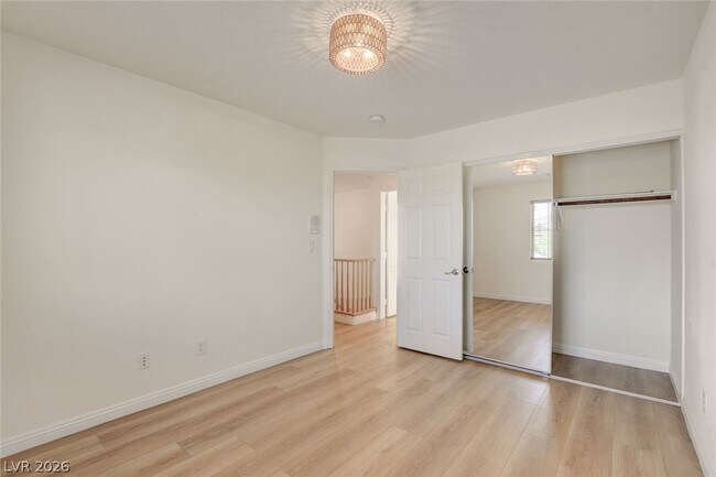 Building Photo - 10808 Wallflower Ave