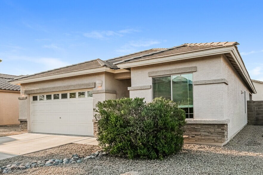 Building Photo - 11722 W Lincoln St