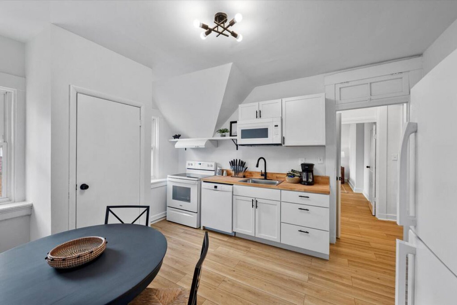 Building Photo - 242 Mccormick Pl