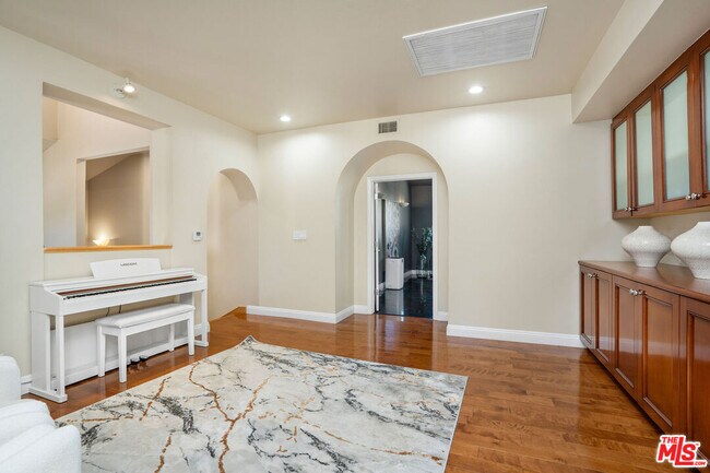 Building Photo - 24907 Marbella Ct