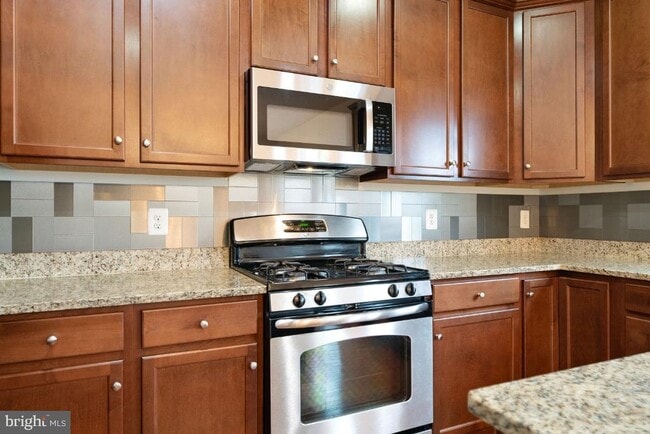 Building Photo - 25120 Sweet Myrtle Square
