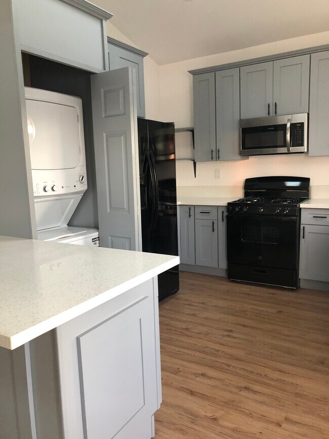 Building Photo - 8802 Kittyhawk Ave