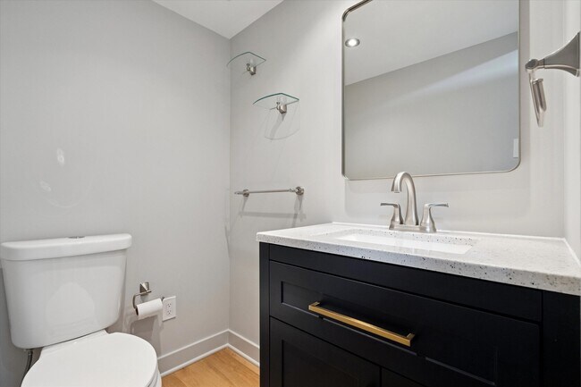 Building Photo - 42 Golf Club Dr