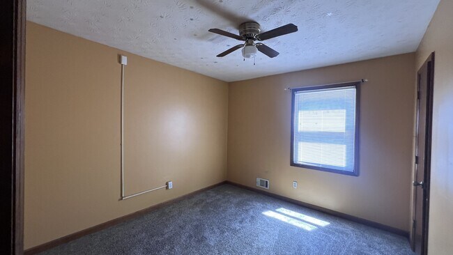 Building Photo - 6460 Lake Esther Dr