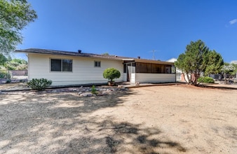 Building Photo - 3035 Pleasant Valley Cir