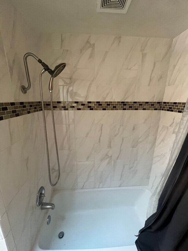 Building Photo - A great connection make all the difference!