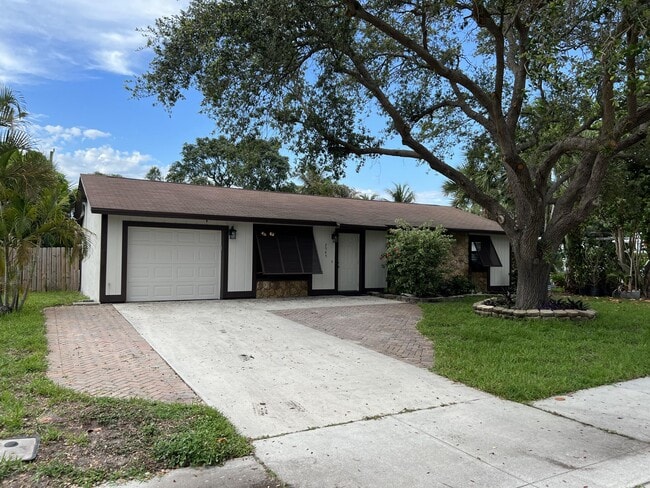 Building Photo - 2545 Conroy Dr