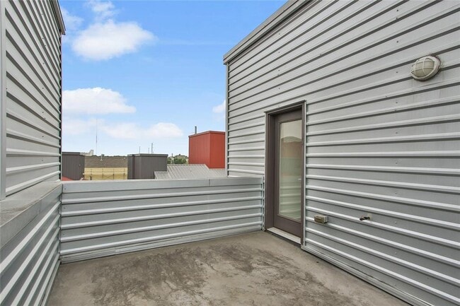 Building Photo - 319 Sydnor St