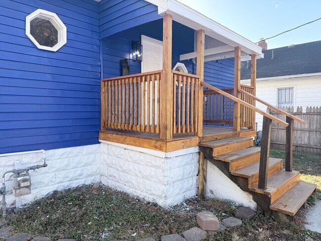 Building Photo - $100 DEPOSIT SPECIAL!! START YOUR LEASE BY JAN 1ST!!