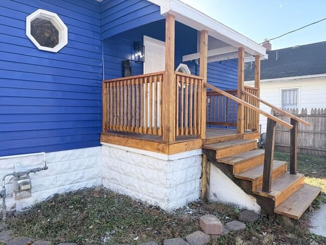 Building Photo - Newly Remolded 2 Bedroom Home on the South...