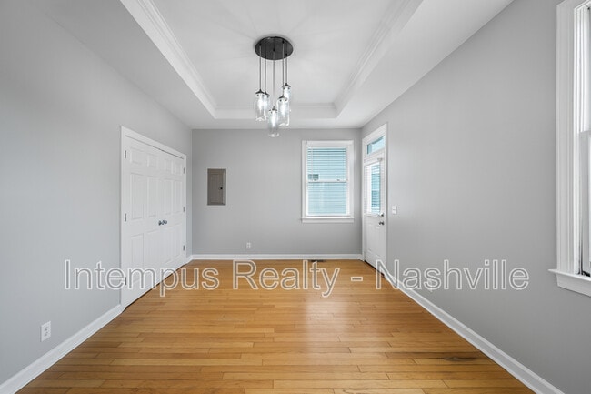 Building Photo - 1519 10th Ave N