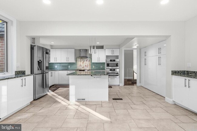 Building Photo - 9416 Holbrook Ln