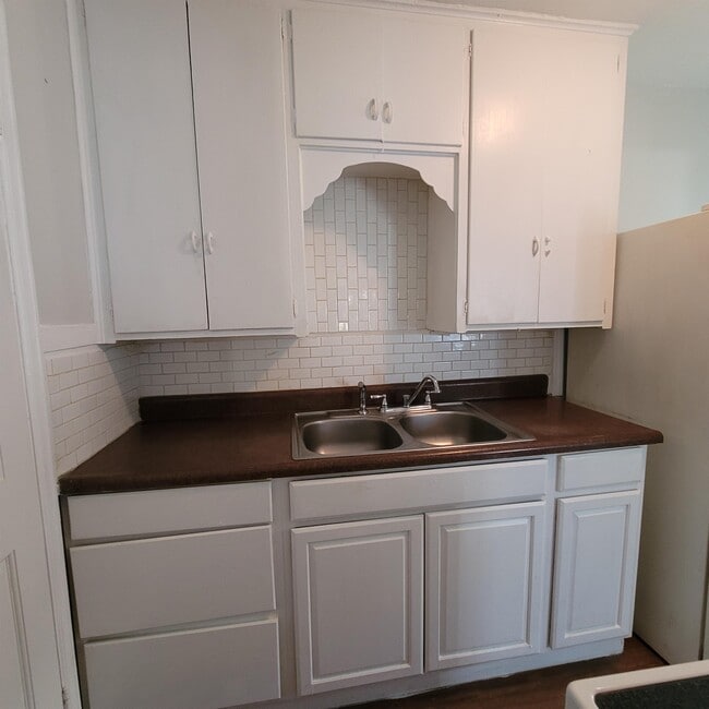 Building Photo - 818 S Terrace Dr
