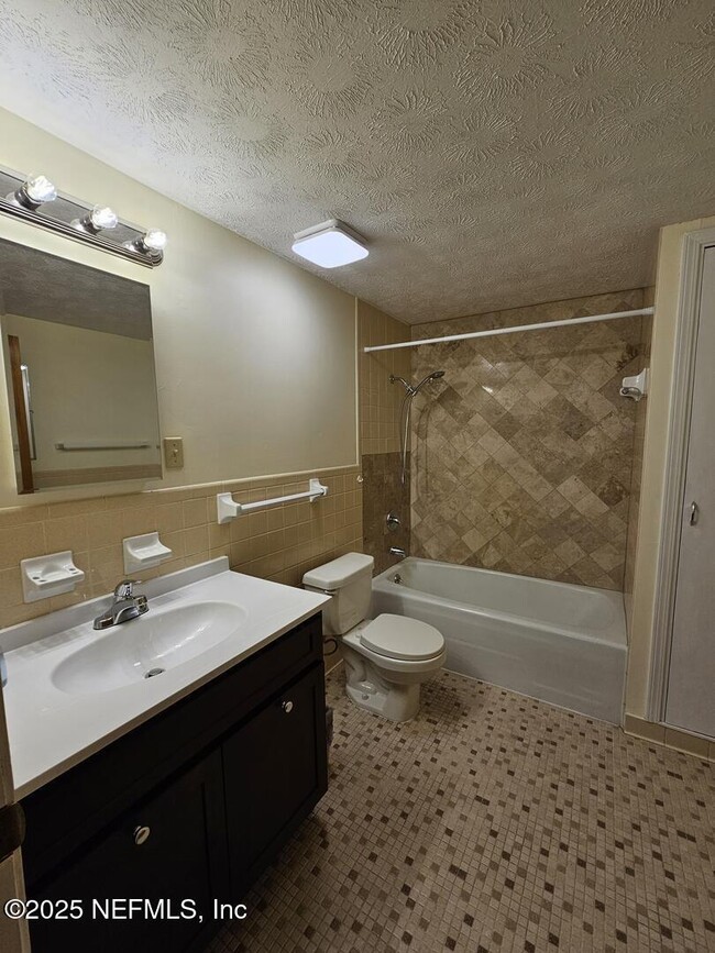 Building Photo - 2061 Harvard St