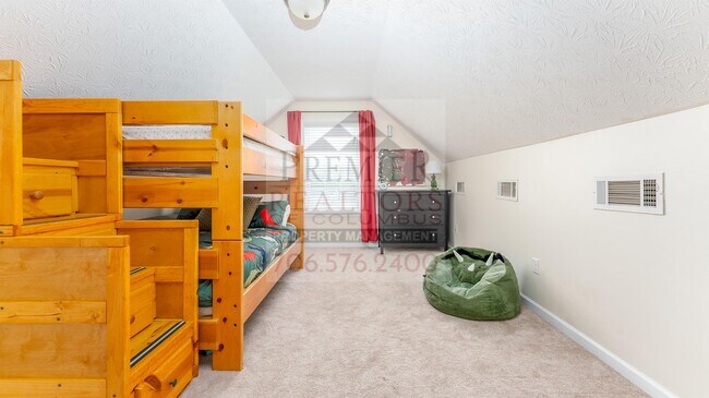 Building Photo - 22 Oakwood Dr