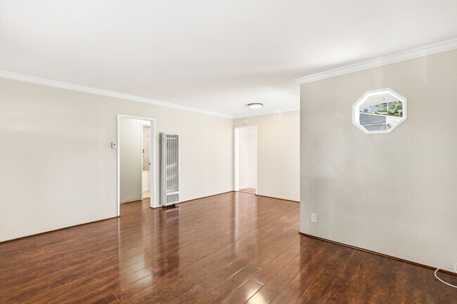 Building Photo - 12334 Moorpark St