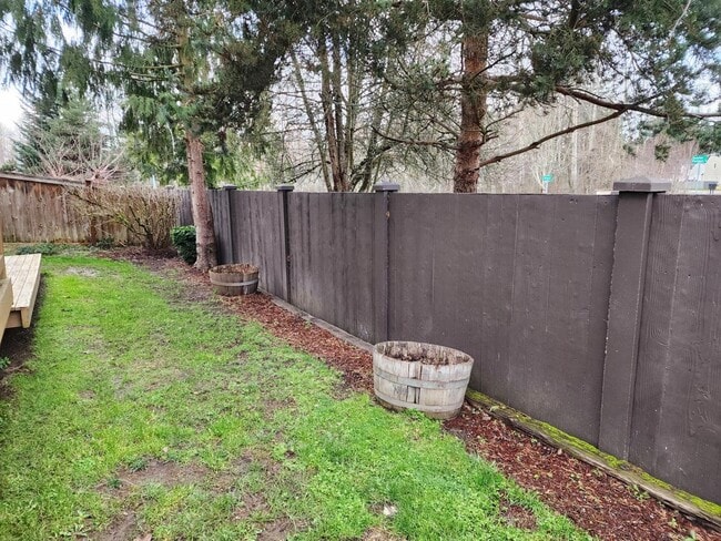 Building Photo - **PENDING APP**$200 Move In Special**Beautiful 4 bed 2.5 Bath Home in South Hill Puyallup