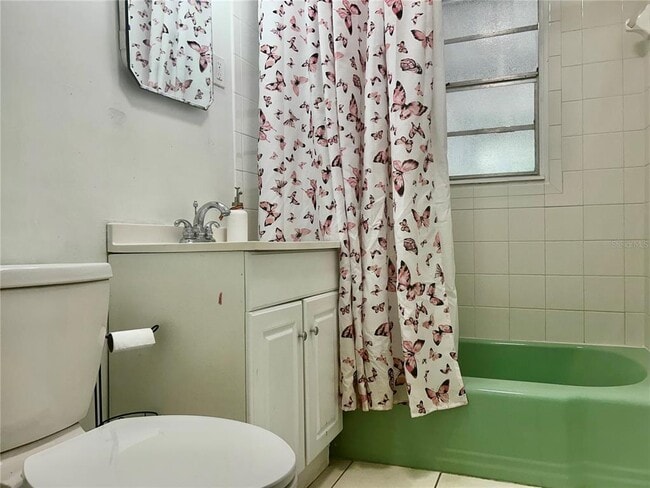 Building Photo - 410 NE 15th Ct