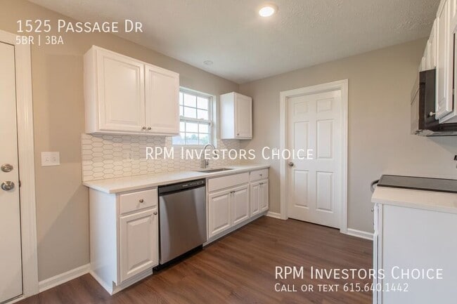 Building Photo - 1525 Passage Dr