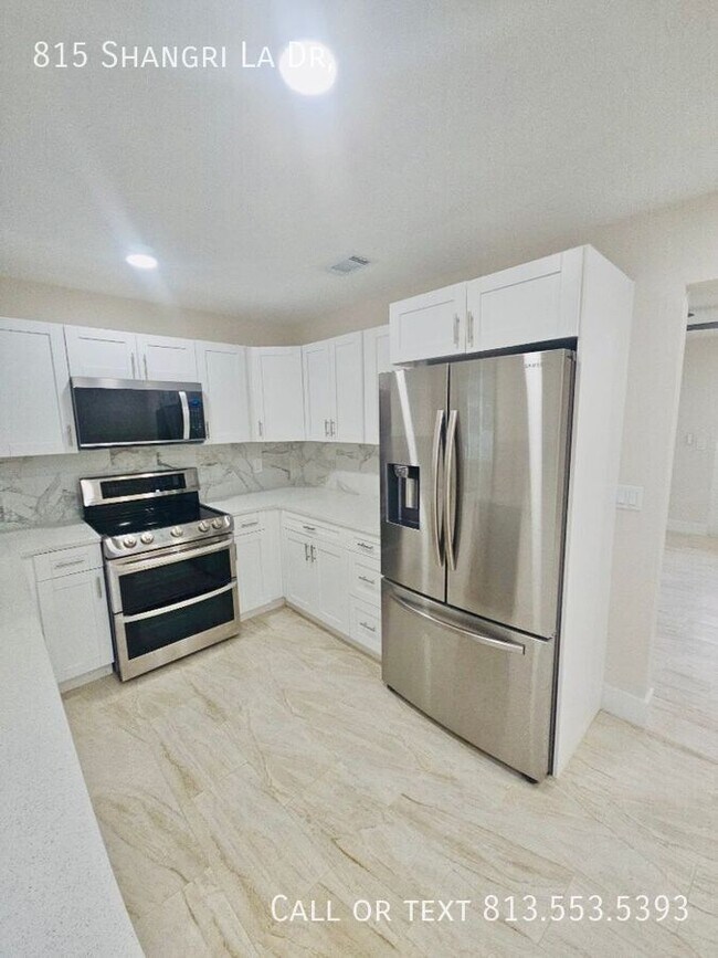 Building Photo - 815 Shangri La Dr