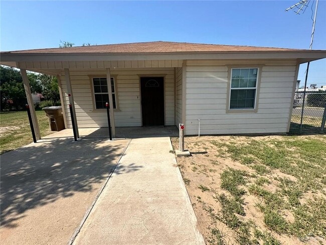 Primary Photo - 1225 E Cano St