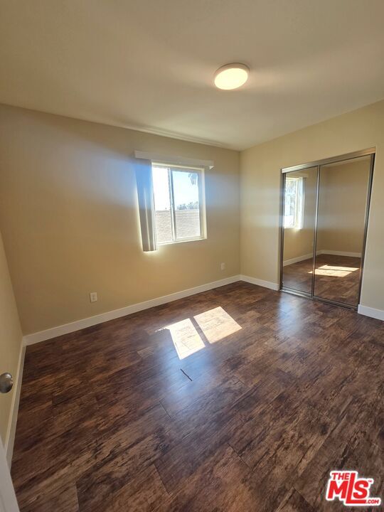 Building Photo - 1721 W 39th Pl