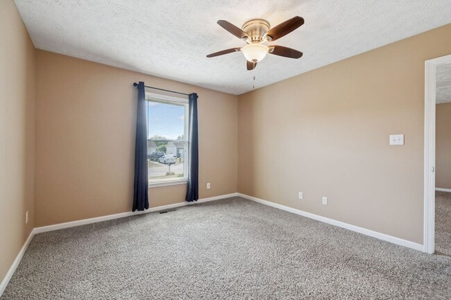 Building Photo - 1073 Bobcat Dr