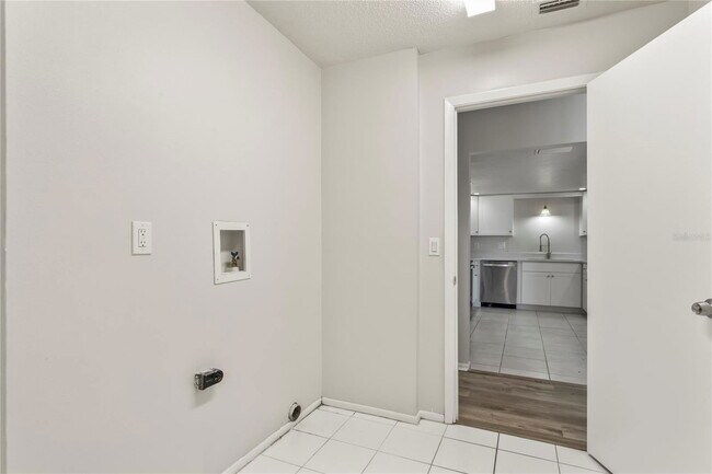 Building Photo - 6501 14th Ave W