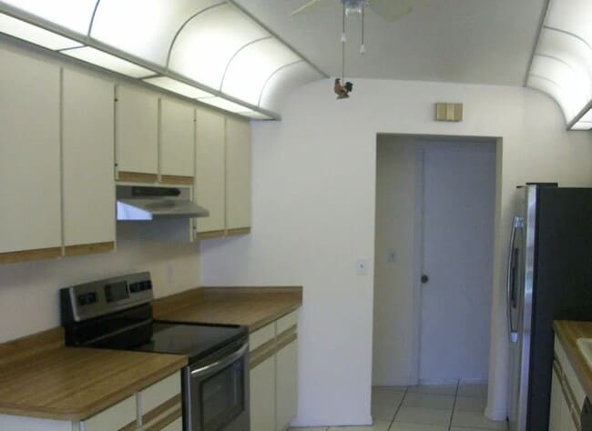 Building Photo - 3/2 Home in the Meadows- Beautiful Central...