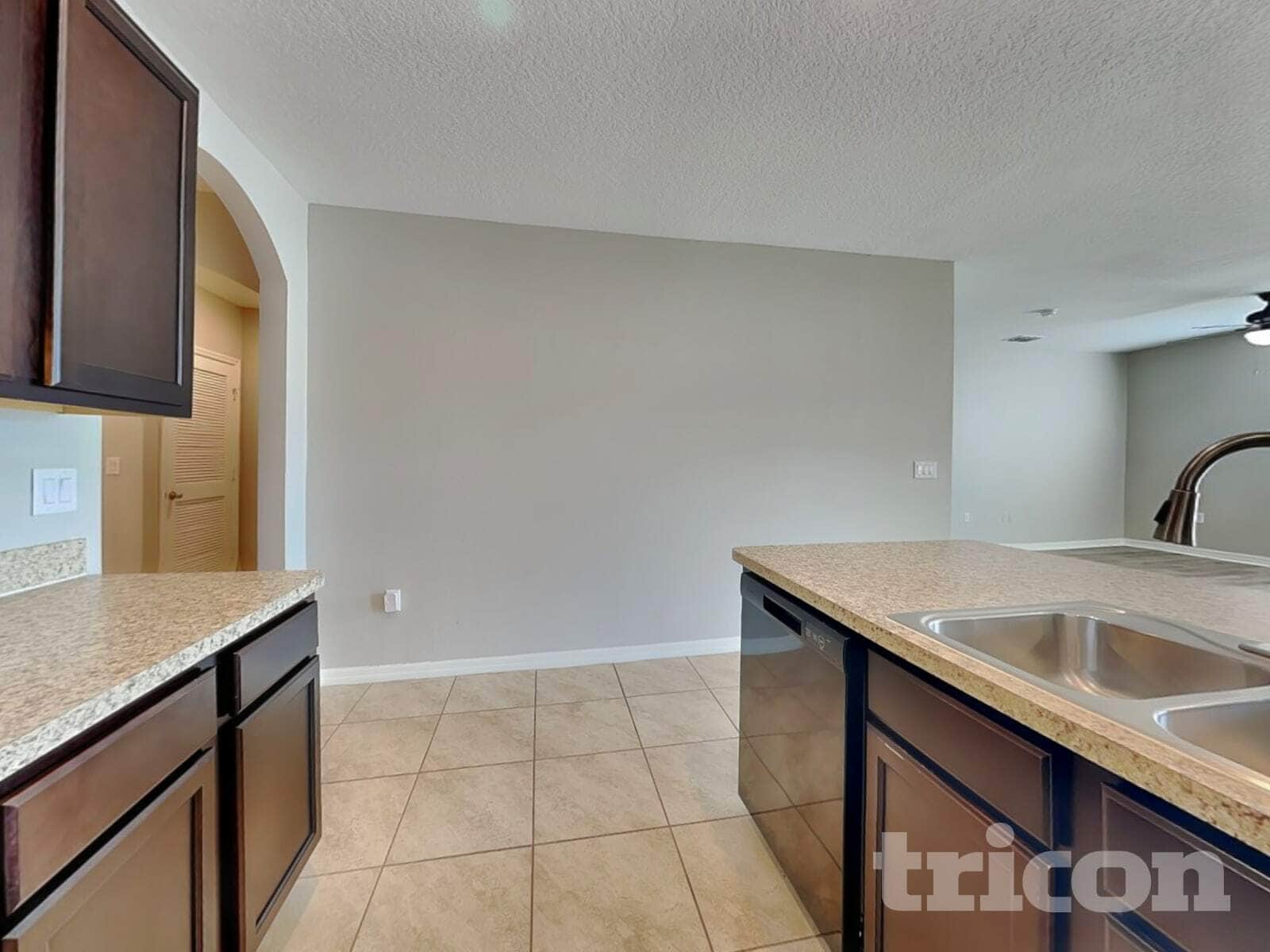 Building Photo - 935 Summer Glen Dr