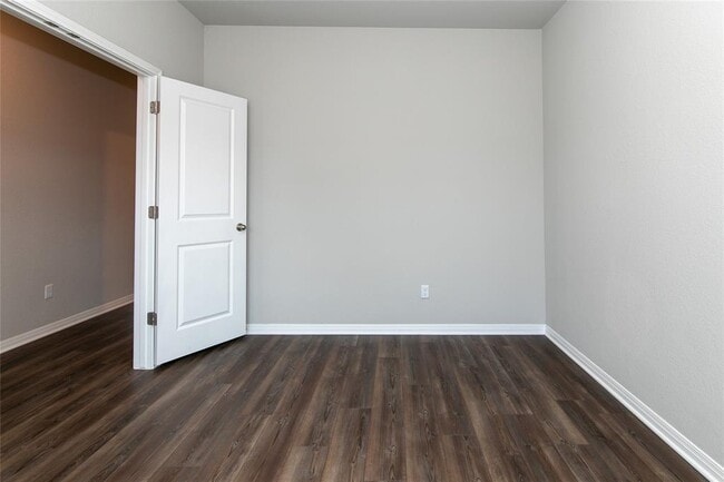 Building Photo - 120 Hannah Trl