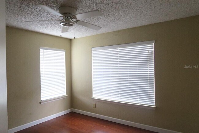Building Photo - 2550 N Alafaya Trail