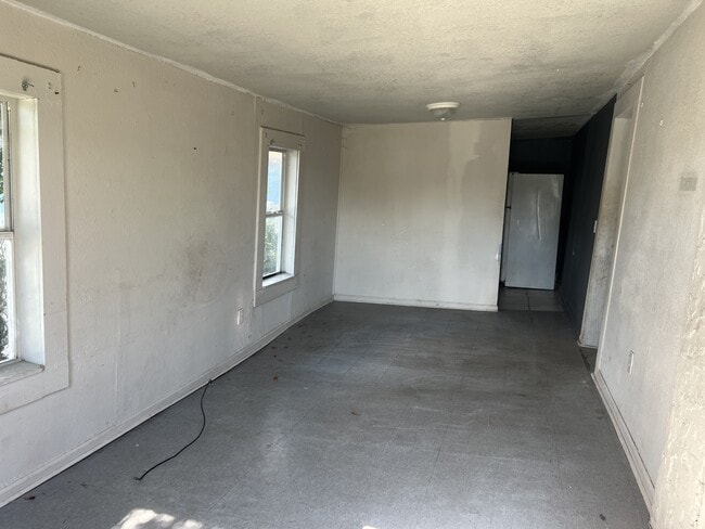 Building Photo - 507 N 6th St