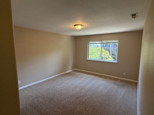 Building Photo - Massive 3-Bedroom El Cerrito Home Minutes ...