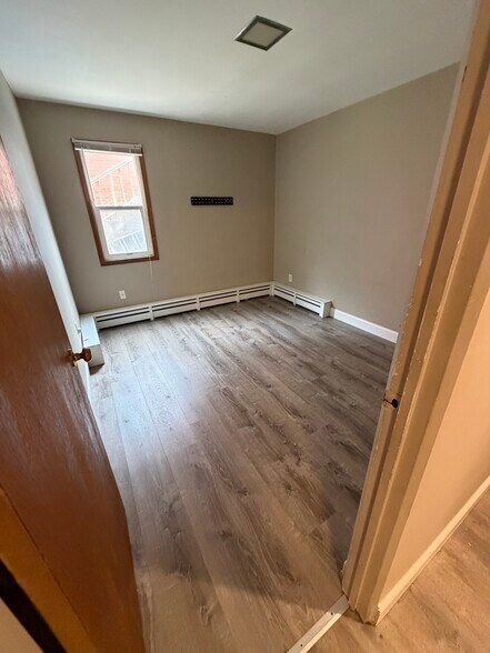 Building Photo - 1505 Steensland Dr