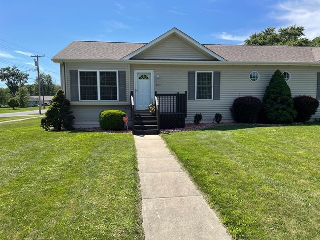 Primary Photo - 200 N Hobart Rd